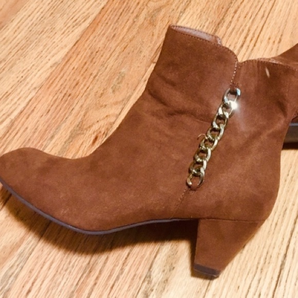 Like new 9M booties - Picture 5 of 11